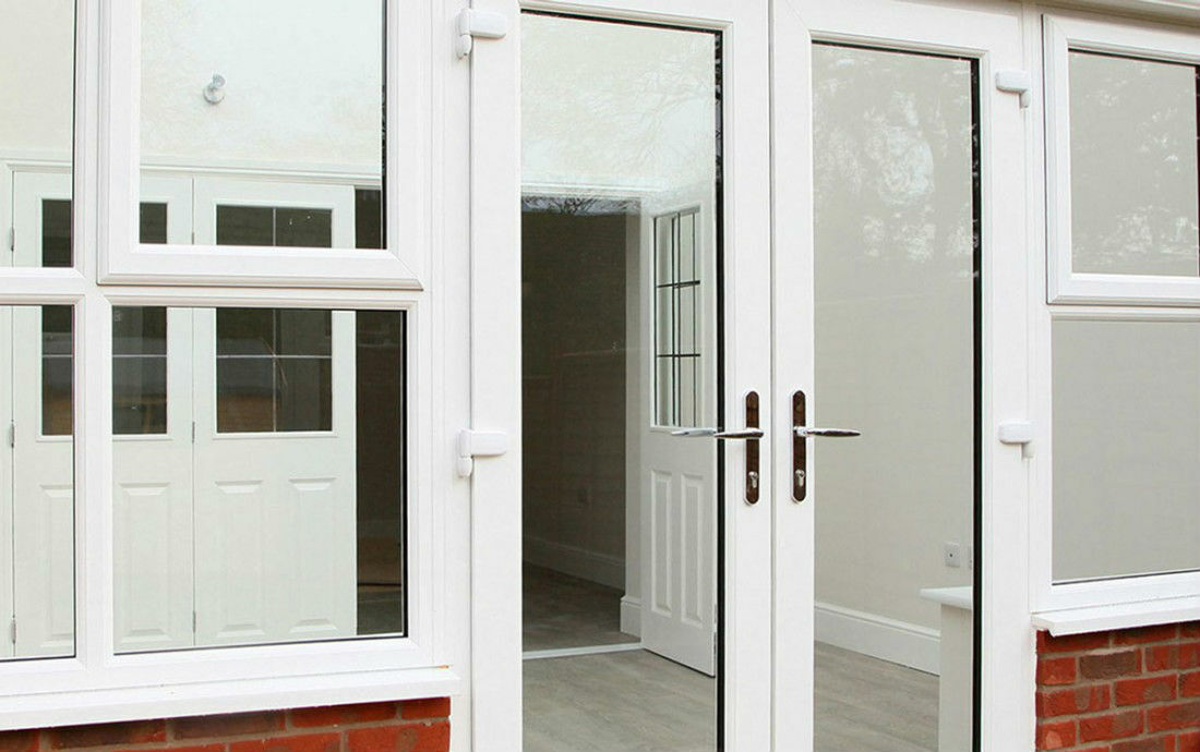 пластиковые двери